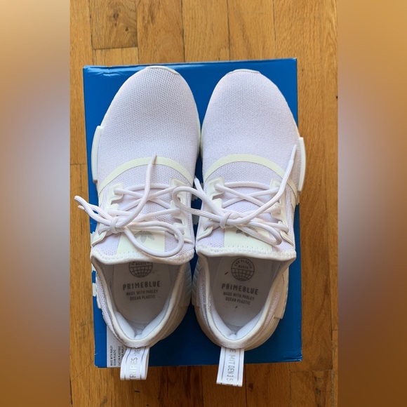 Adidas Women’s Sneakers, Size 6 - Picture 2 of 2